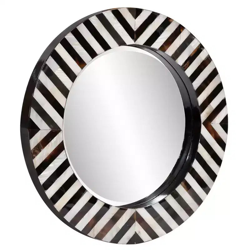 Miroir mural biseauté rond avec cadre en corne et coquillage noirs et blancs