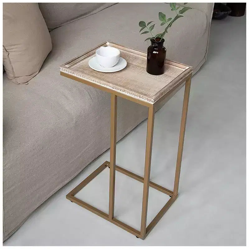 Table d'appoint de ferme avec plateau en rotin tissé, doré