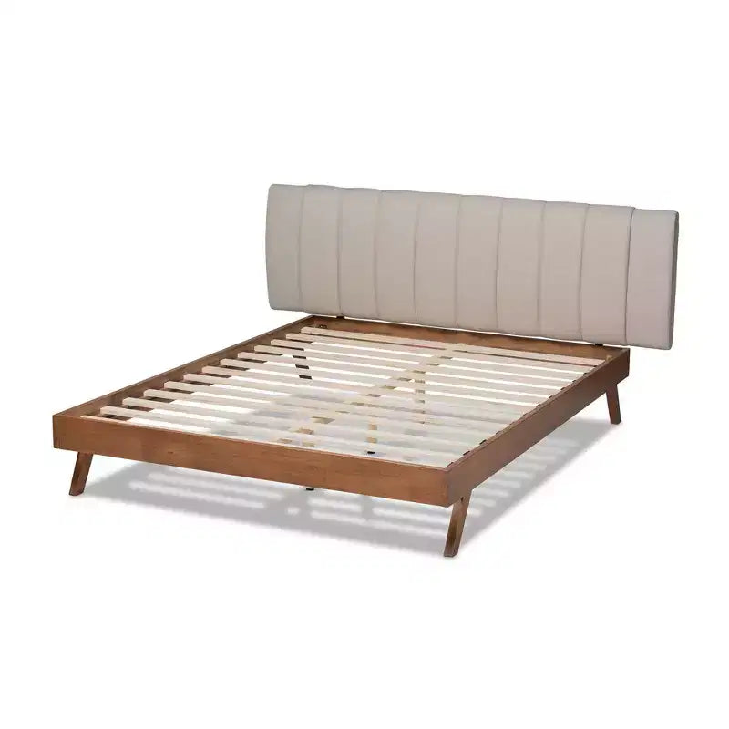 Lit plateforme King en noyer avec tête de lit capitonnée, beige